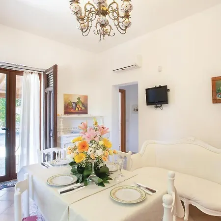 Vakantiehuis 2 Bedroom Stunning In Br Carovigno