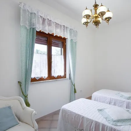 2 Bedroom Stunning In Br Vakantiehuis